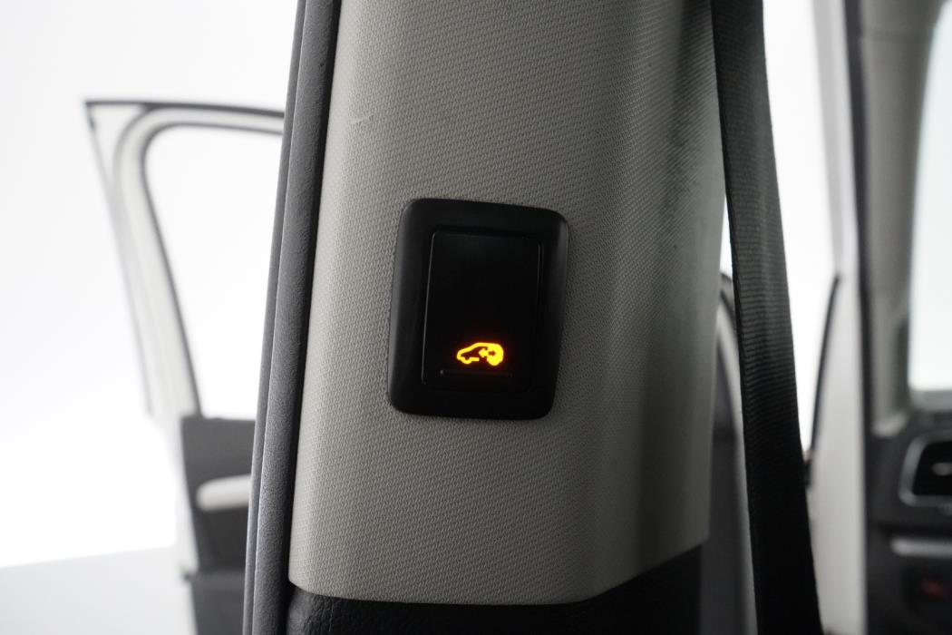 VOLKSWAGEN Sharan 2012