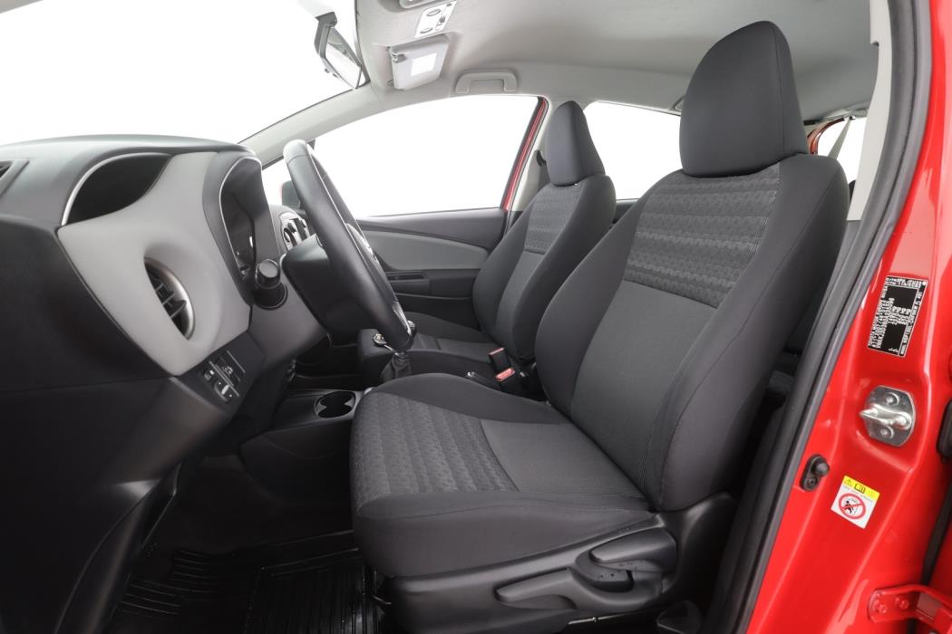 TOYOTA Yaris 2016