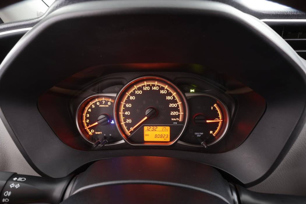 TOYOTA Yaris 2016