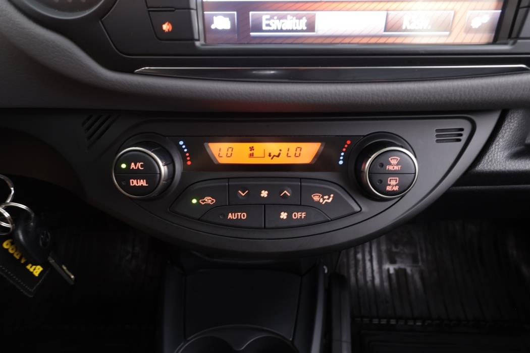 TOYOTA Yaris 2016