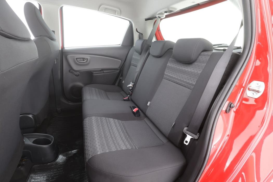 TOYOTA Yaris 2016
