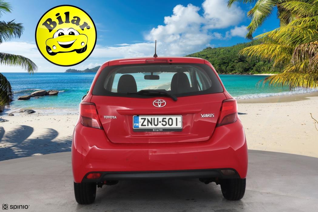 TOYOTA Yaris 2016
