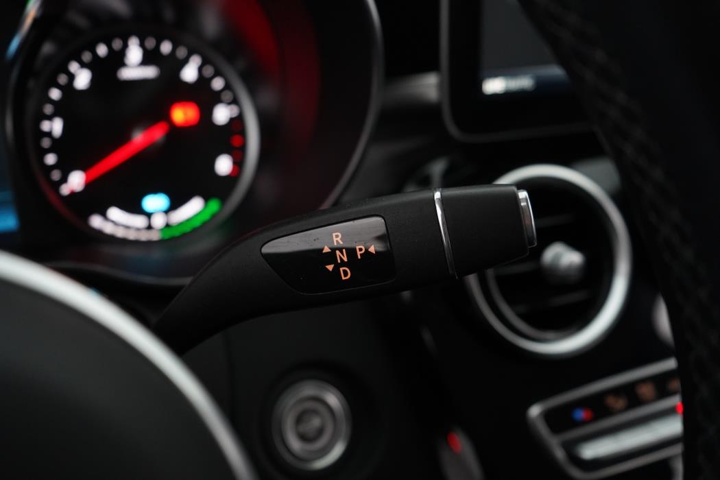 MERCEDES-BENZ C 2020