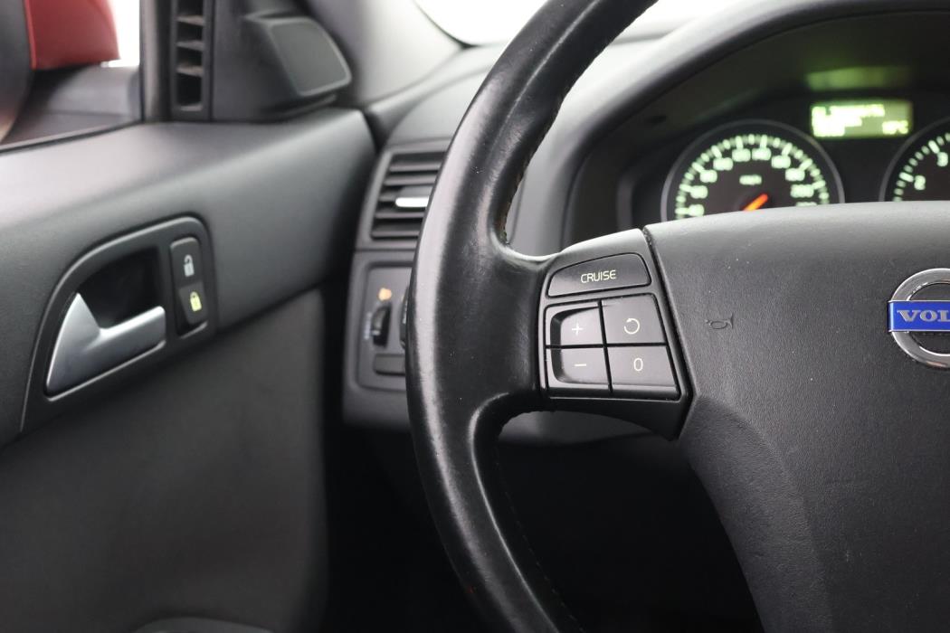 VOLVO V50 2011