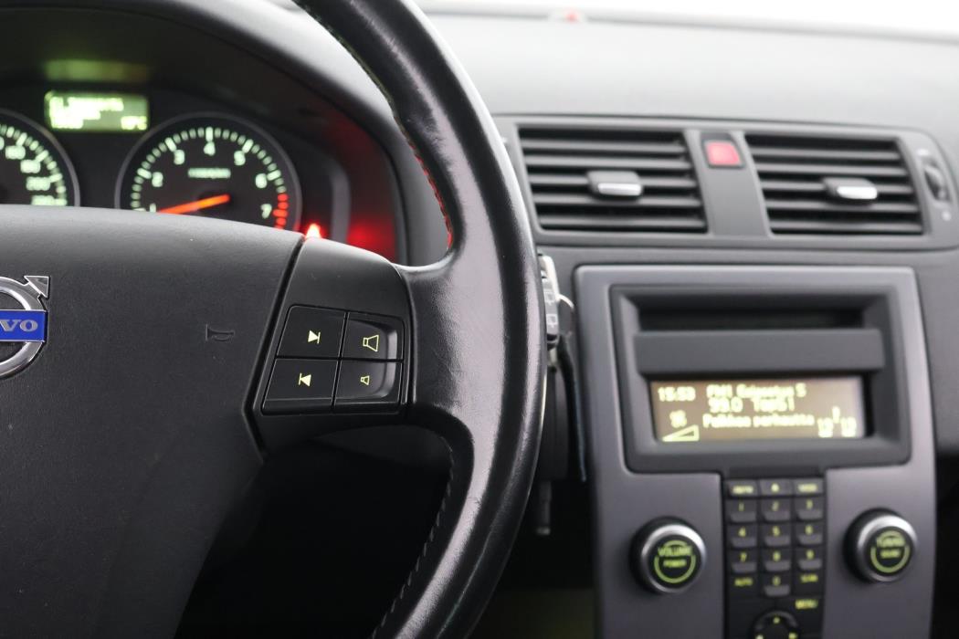 VOLVO V50 2011