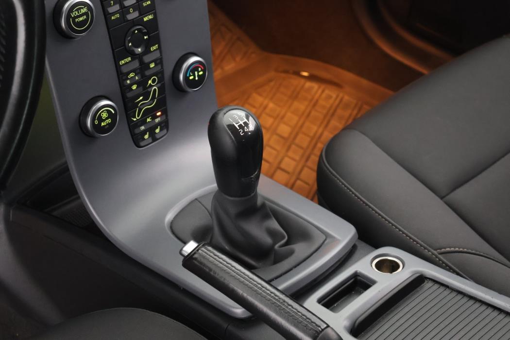 VOLVO V50 2011