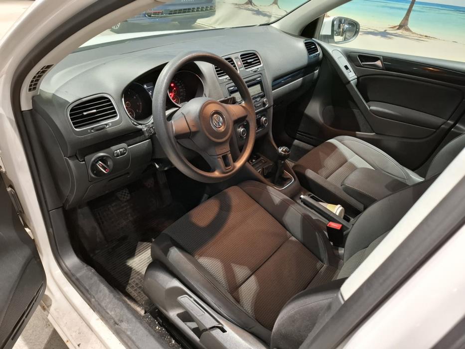 VOLKSWAGEN Golf 2010