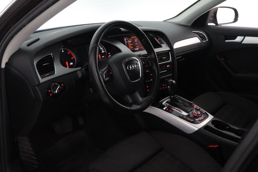 AUDI A4 2011