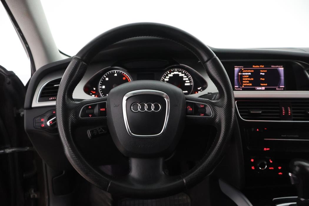 AUDI A4 2011