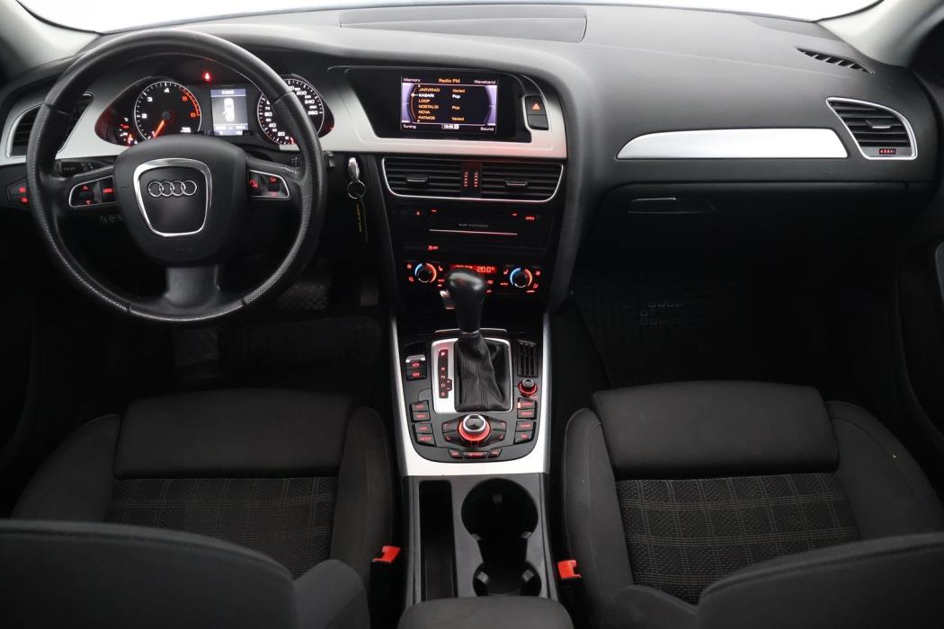 AUDI A4 2011