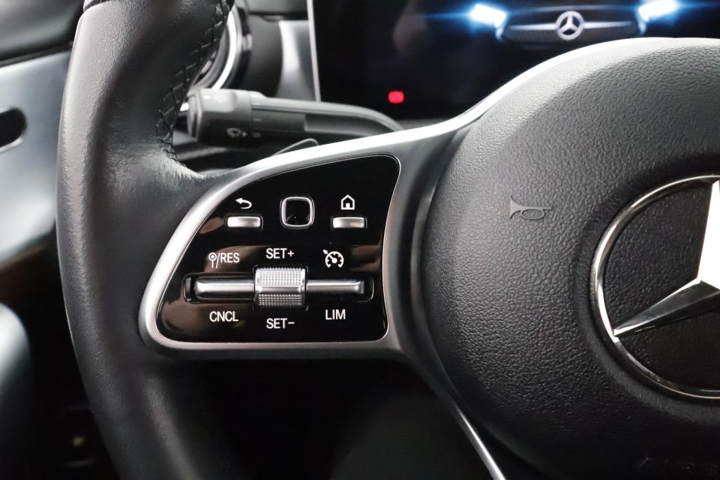 MERCEDES-BENZ A 2019