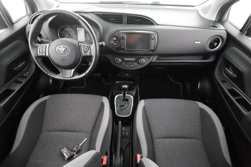 TOYOTA Yaris 2019