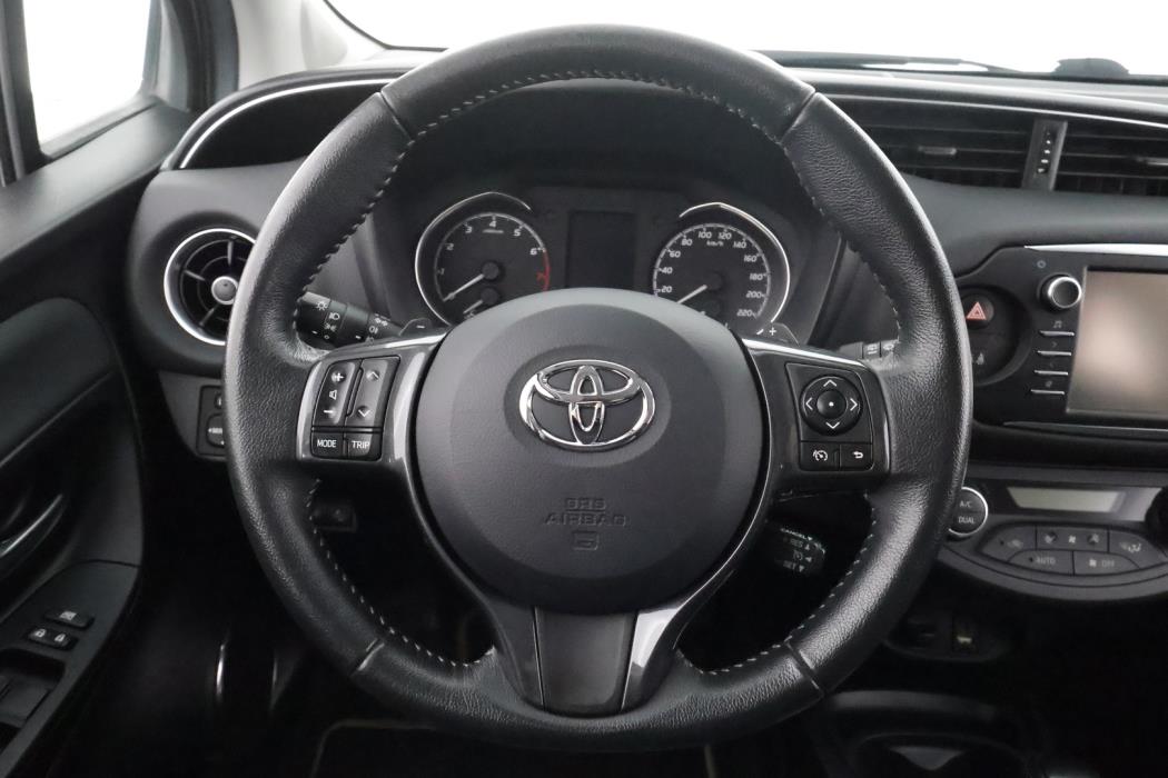 TOYOTA Yaris 2019
