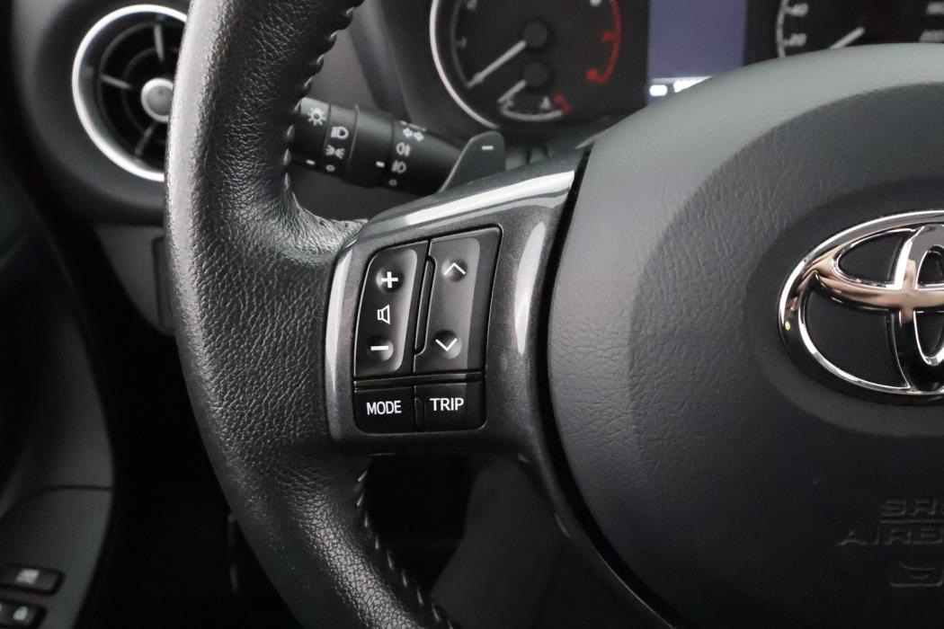 TOYOTA Yaris 2019