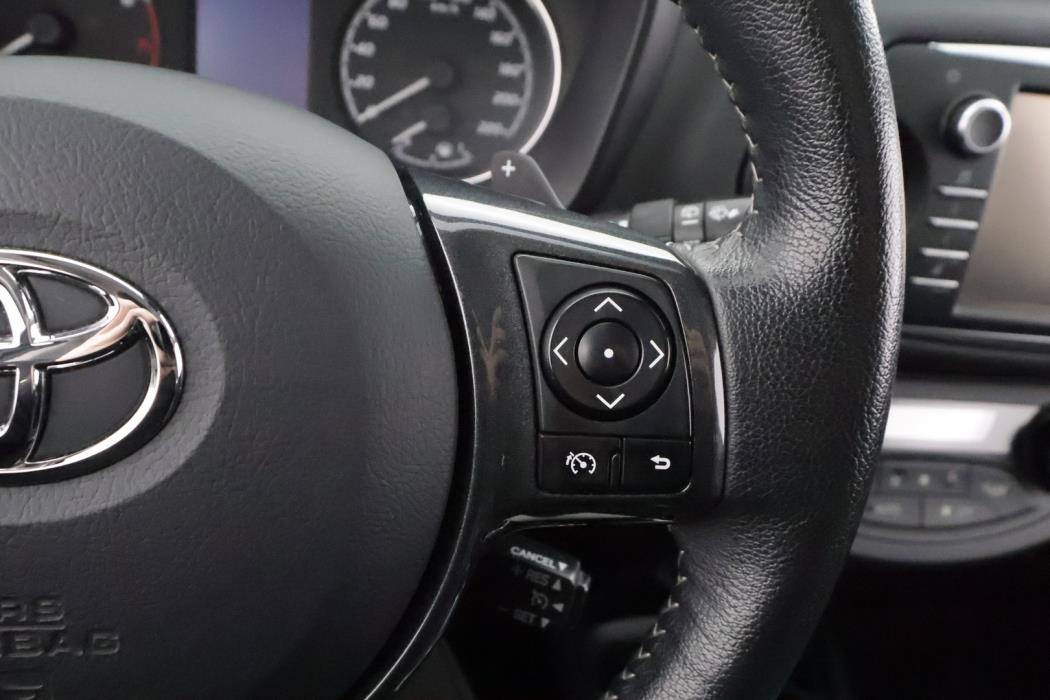 TOYOTA Yaris 2019