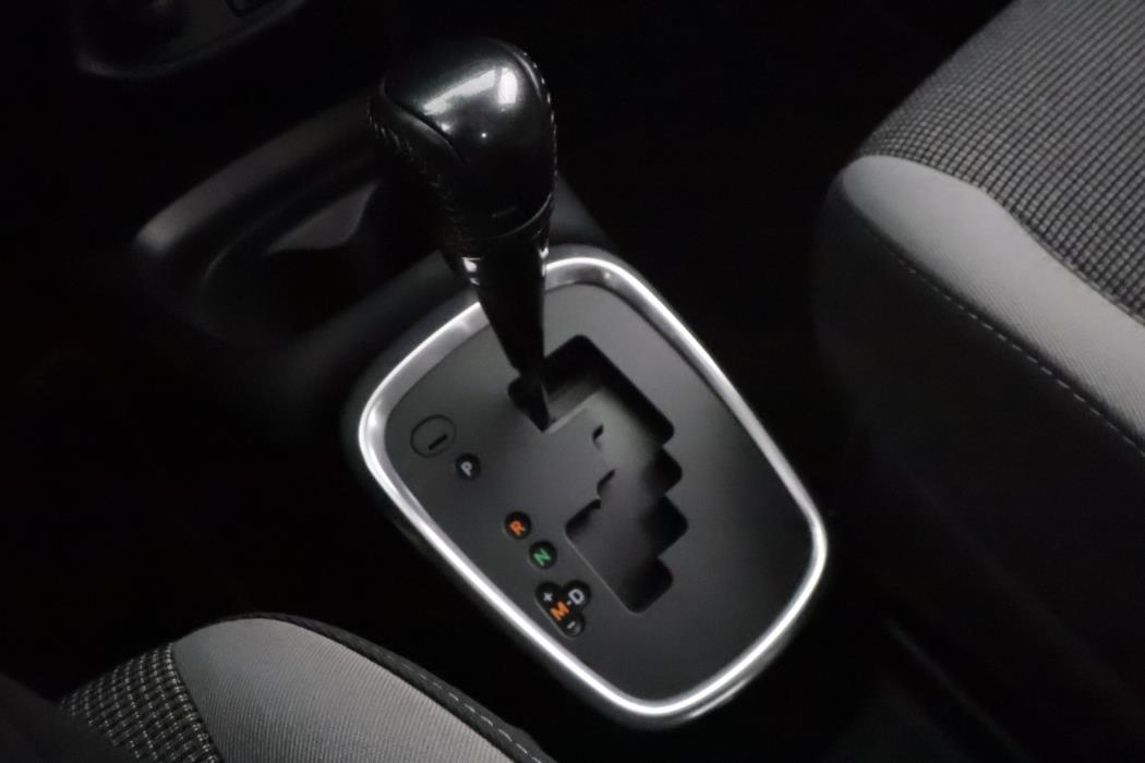 TOYOTA Yaris 2019