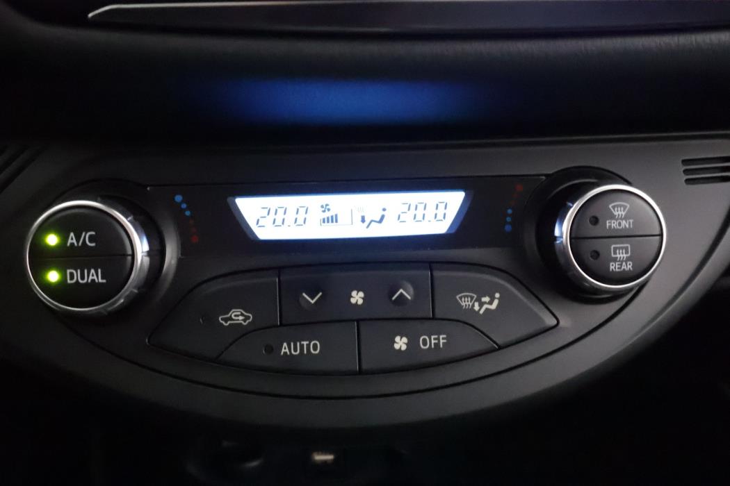TOYOTA Yaris 2019