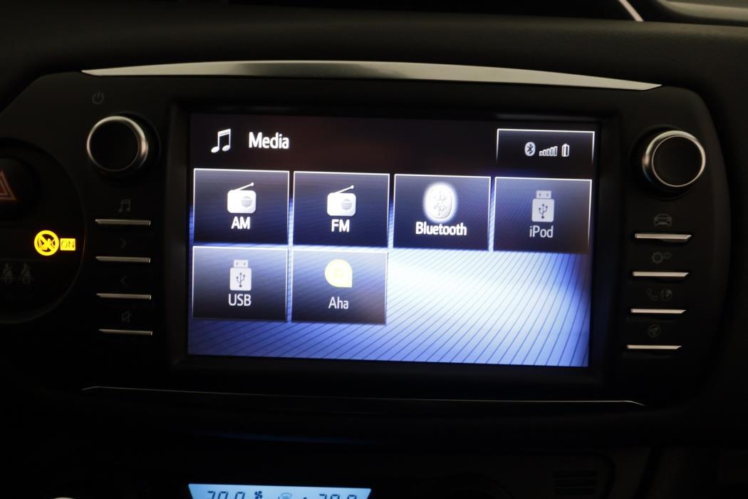 TOYOTA Yaris 2019