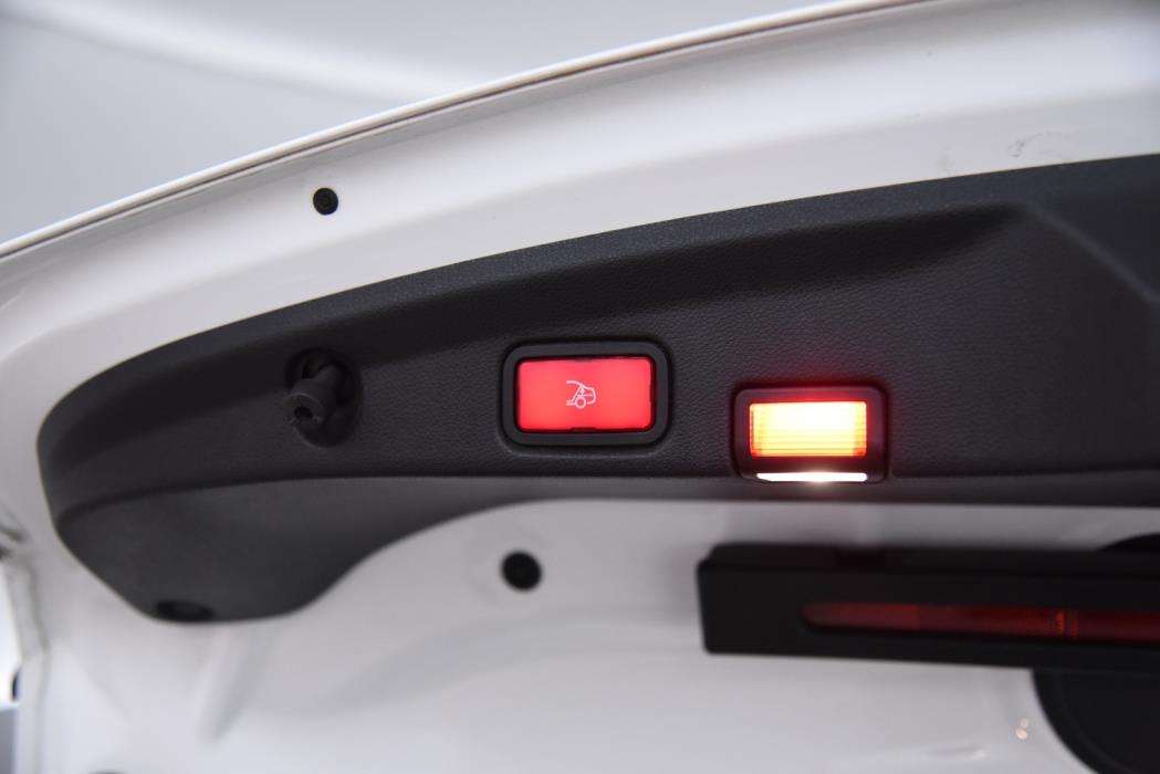 MERCEDES-BENZ E 2018