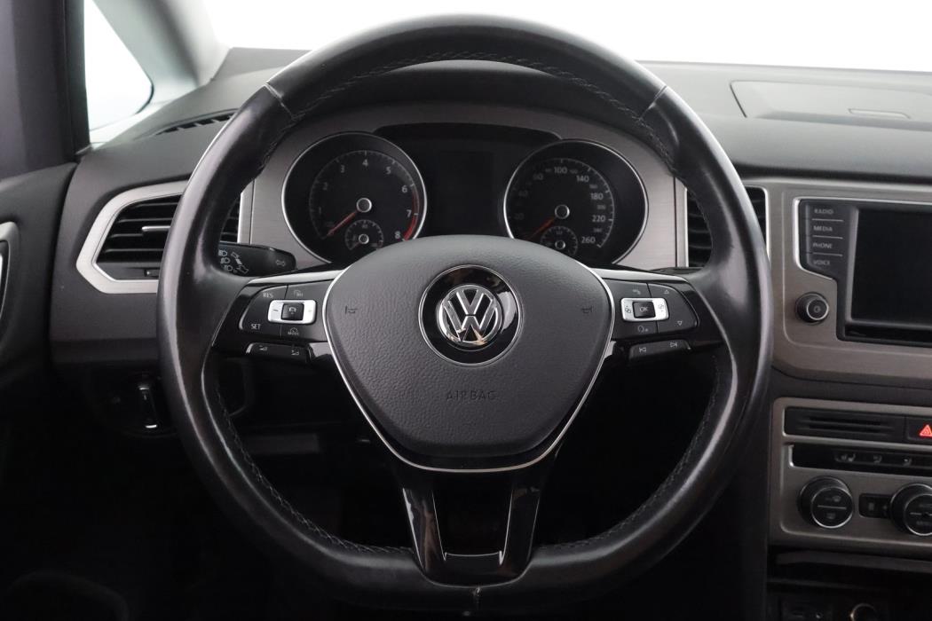 VOLKSWAGEN Golf Sportsvan 2016