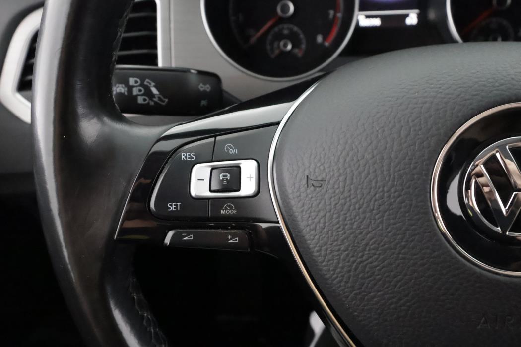 VOLKSWAGEN Golf Sportsvan 2016