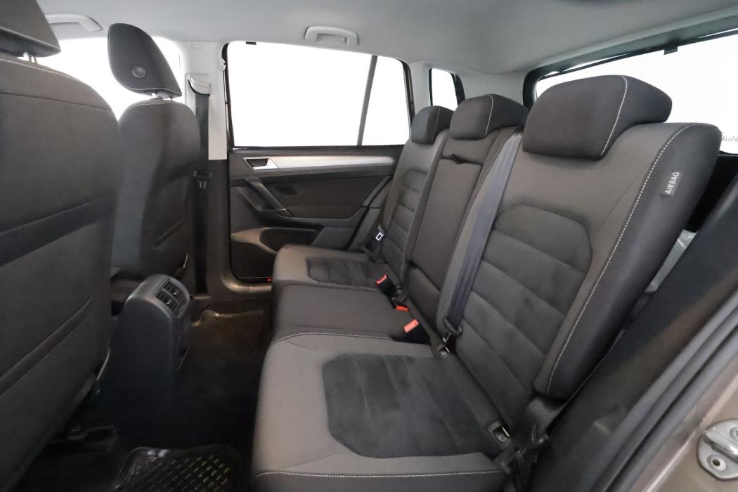 VOLKSWAGEN Golf Sportsvan 2016