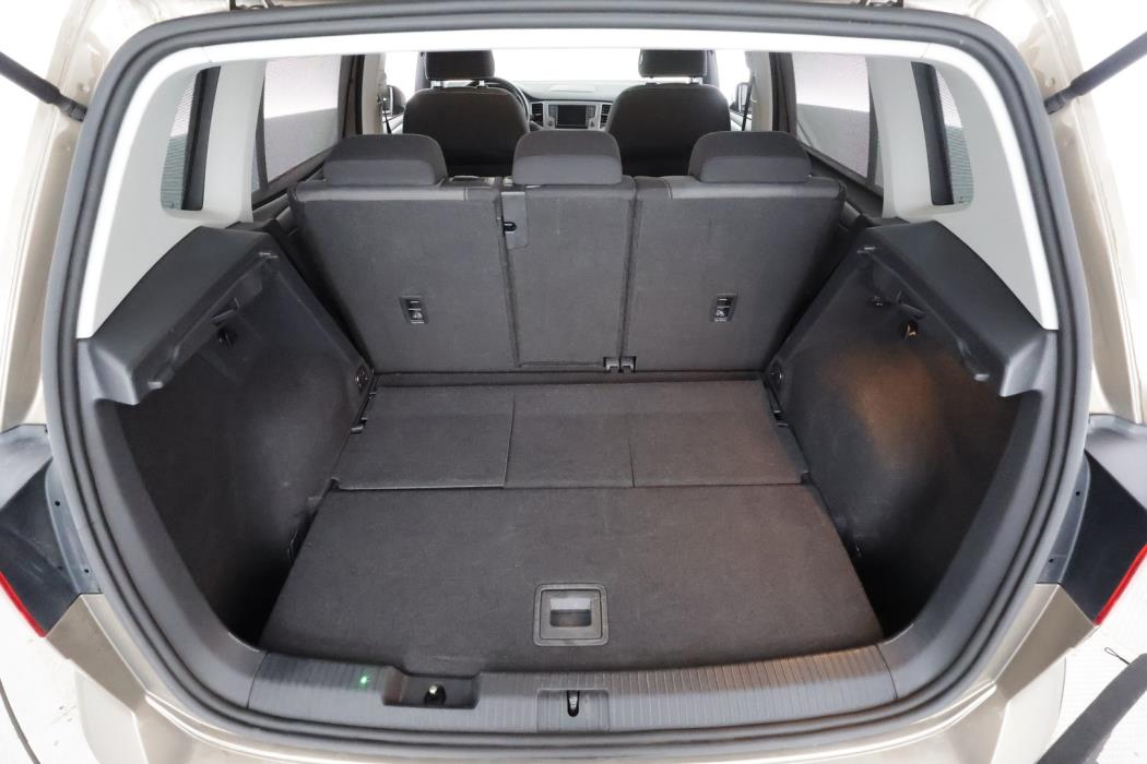 VOLKSWAGEN Golf Sportsvan 2016