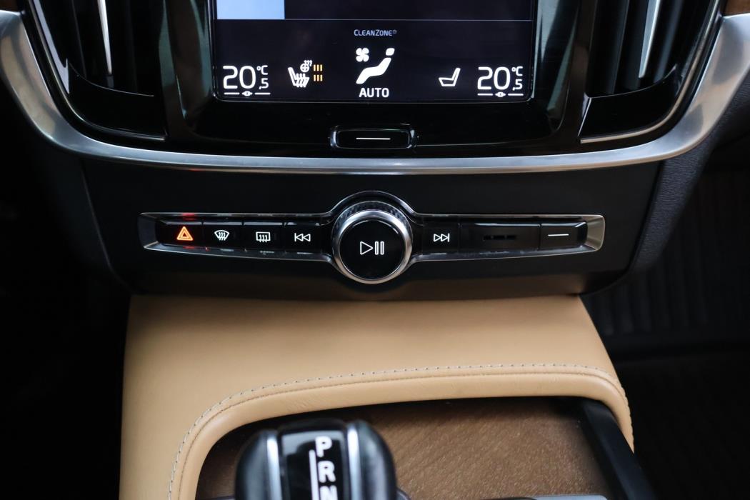VOLVO S90 2016