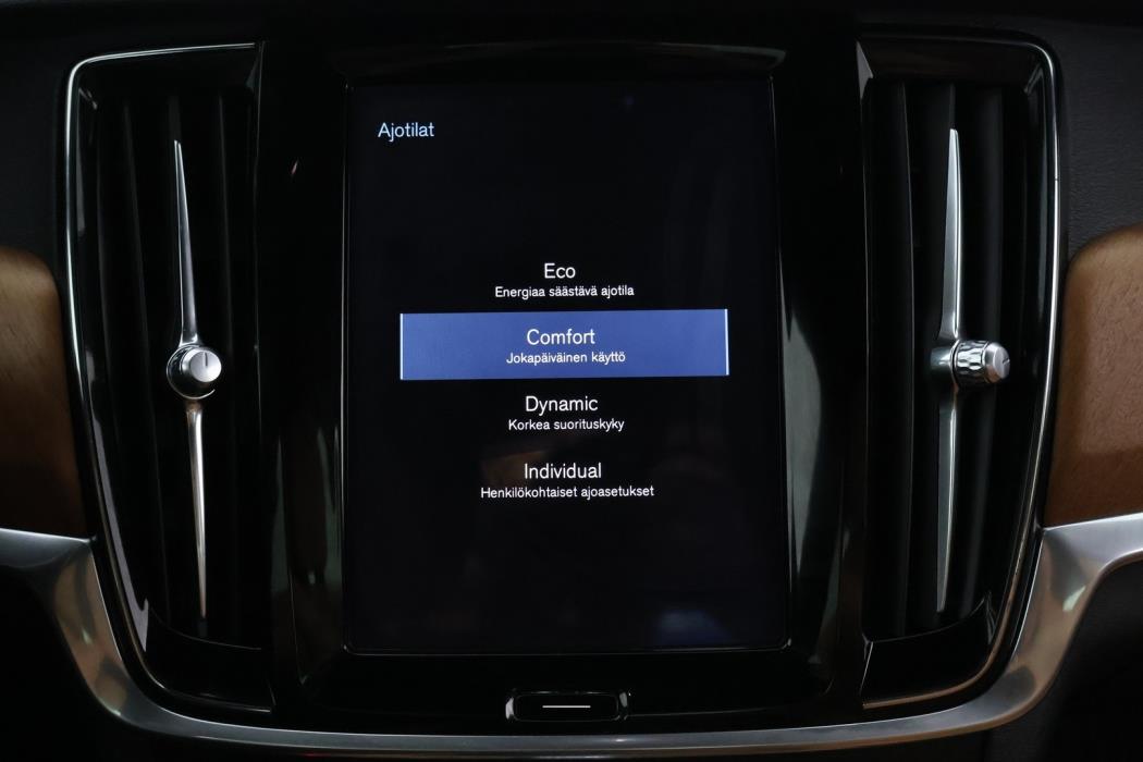 VOLVO S90 2016