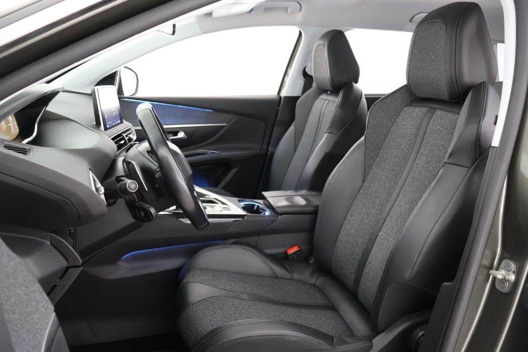 PEUGEOT 5008 2018