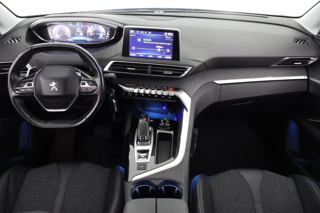 PEUGEOT 5008 2018