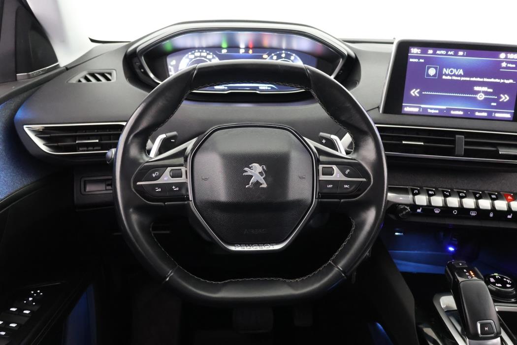 PEUGEOT 5008 2018