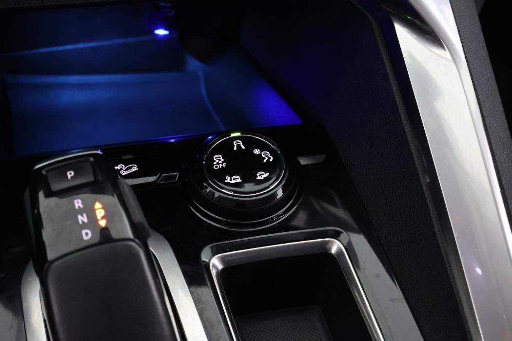 PEUGEOT 5008 2018