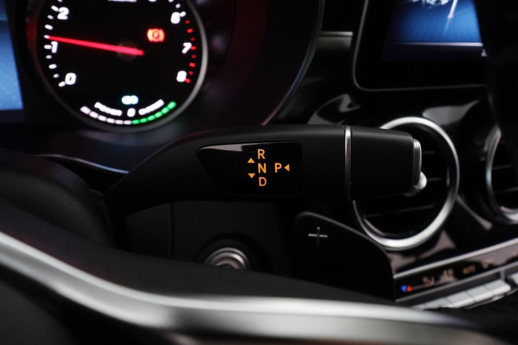 MERCEDES-BENZ C 2020