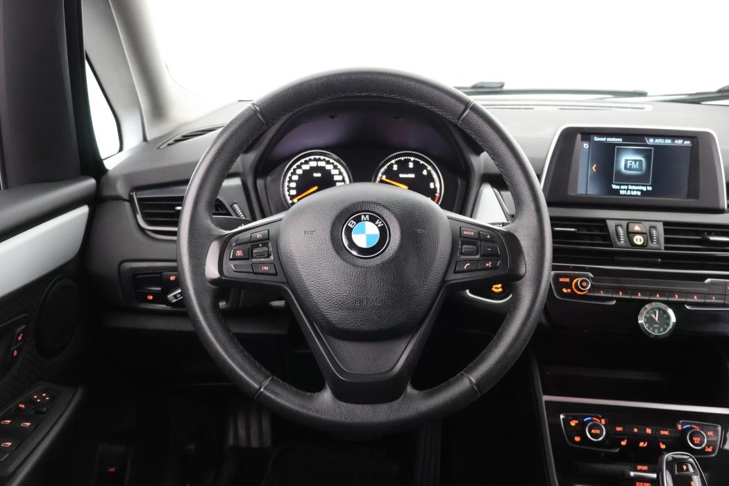 BMW 216 2019