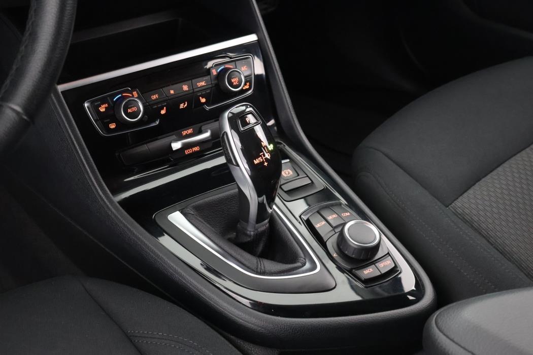 BMW 216 2019