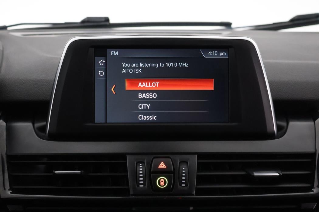 BMW 216 2019
