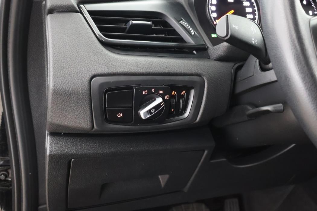 BMW 216 2019