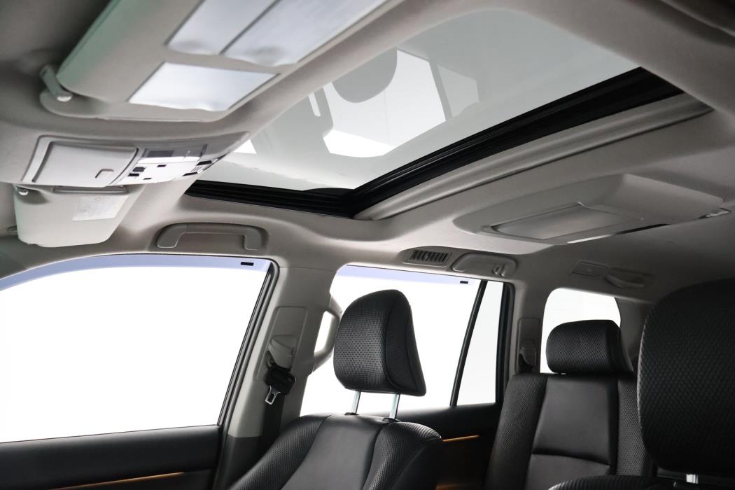 TOYOTA Land Cruiser 2011