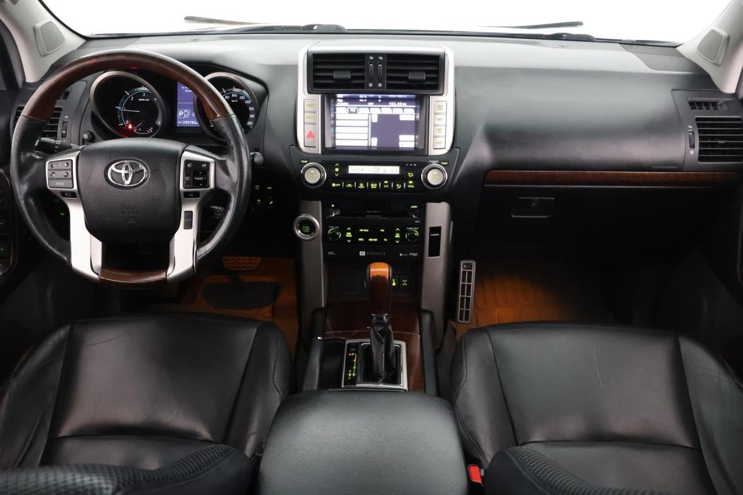 TOYOTA Land Cruiser 2011