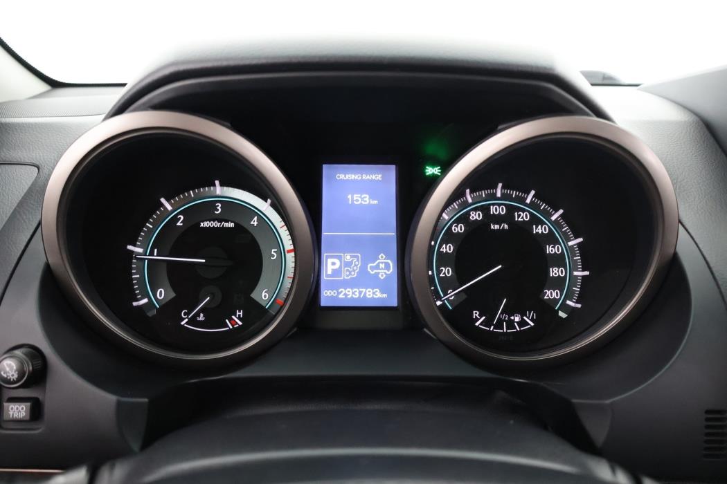TOYOTA Land Cruiser 2011