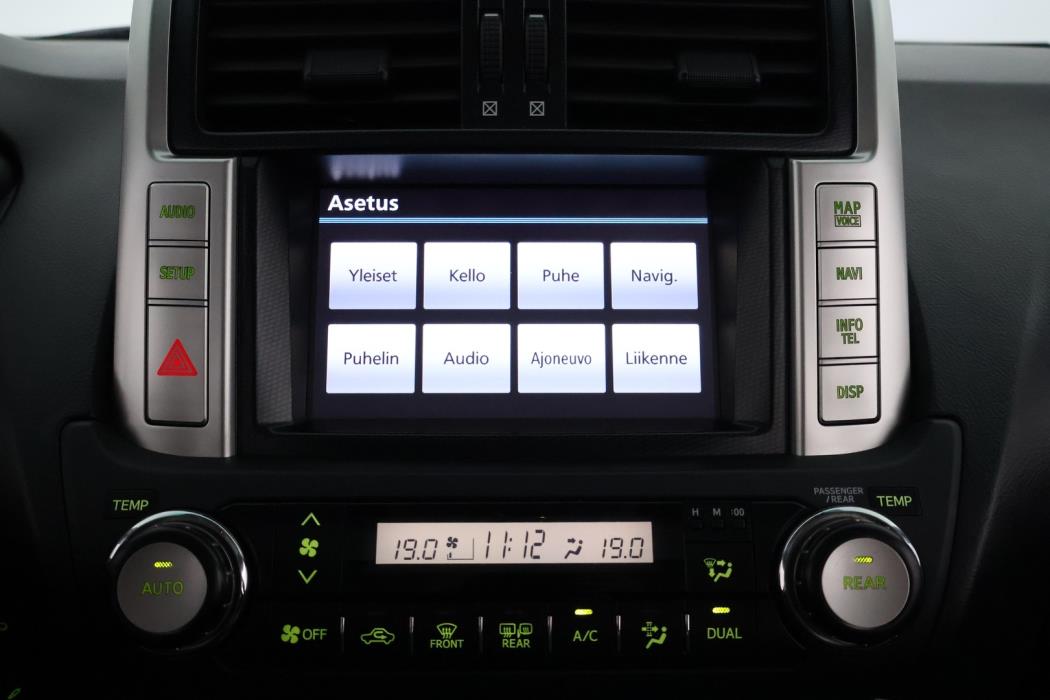 TOYOTA Land Cruiser 2011
