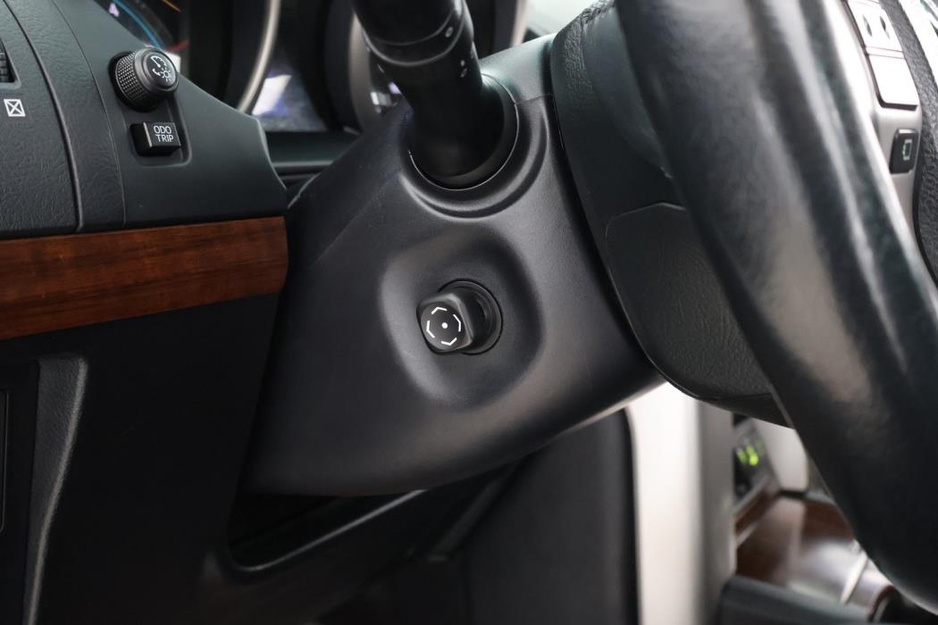TOYOTA Land Cruiser 2011