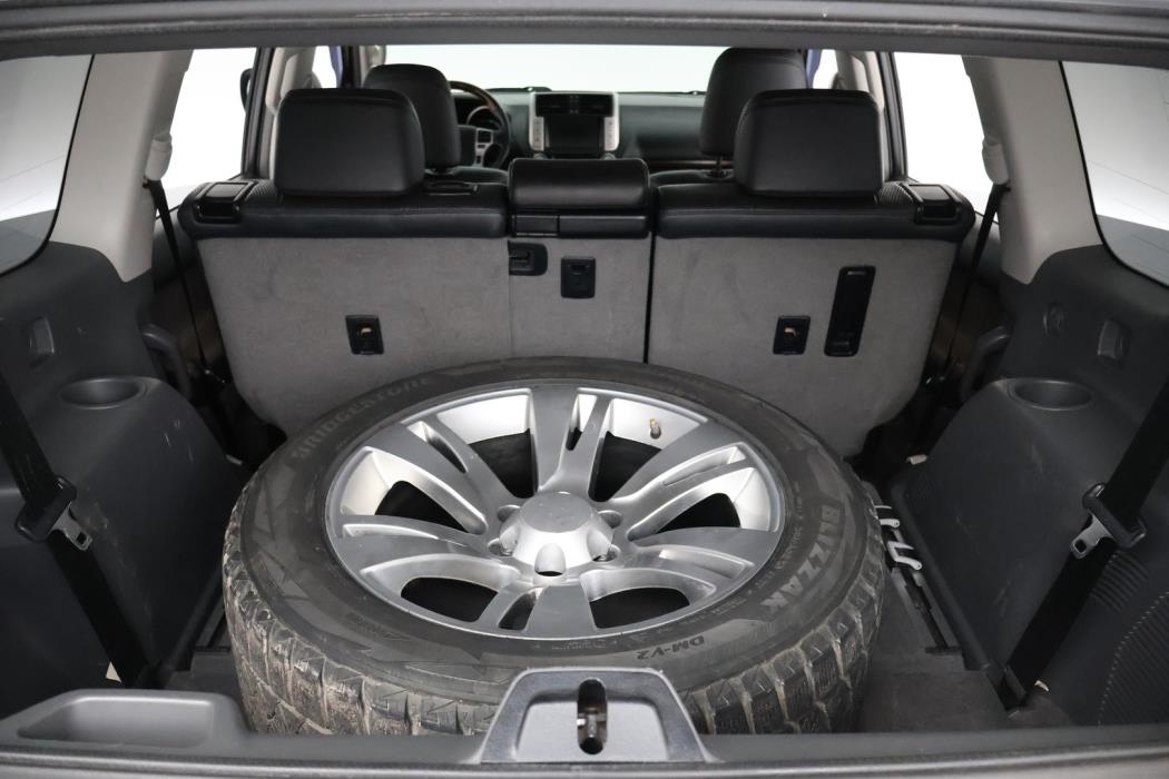 TOYOTA Land Cruiser 2011