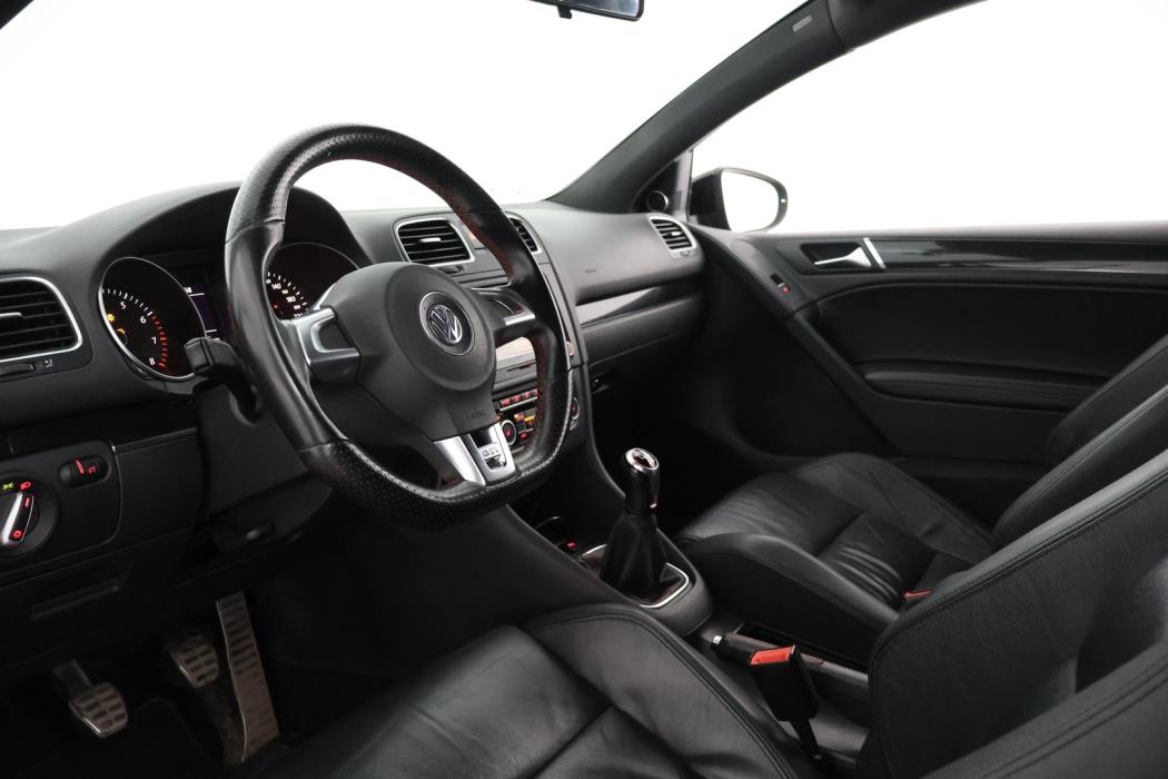 VOLKSWAGEN Golf 2010