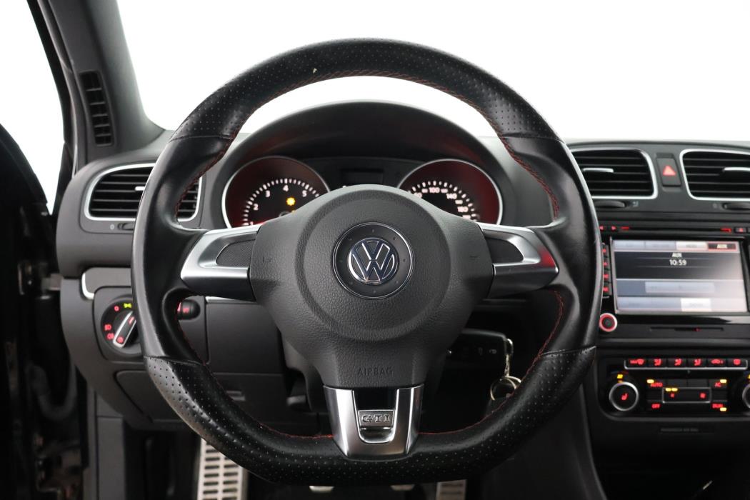 VOLKSWAGEN Golf 2010