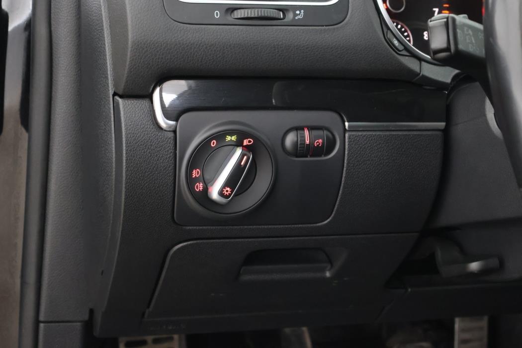 VOLKSWAGEN Golf 2010