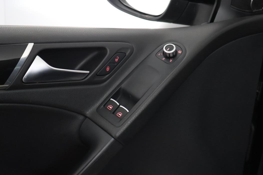 VOLKSWAGEN Golf 2010