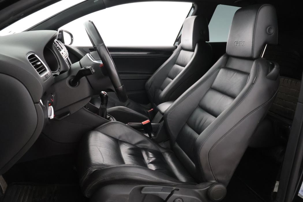 VOLKSWAGEN Golf 2010