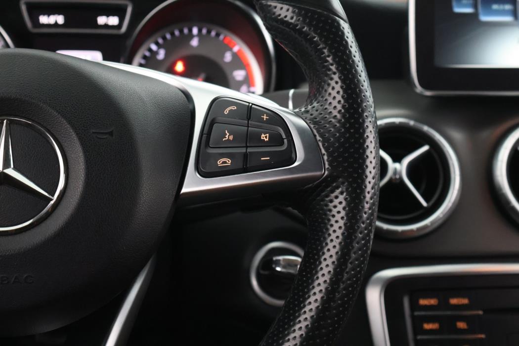 MERCEDES-BENZ CLA 2016